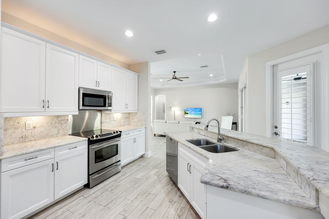 1371 Michigan Ave, Naples, FL 34103