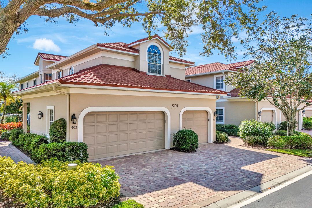 6200 Reserve Cir #404, Naples, FL 34119