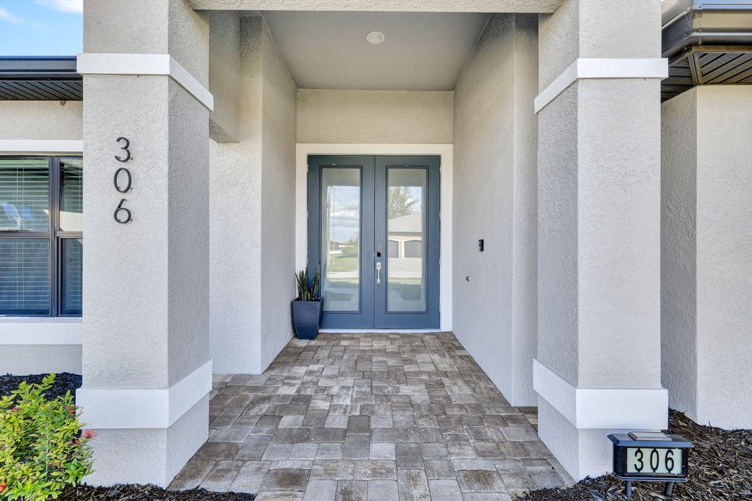 306 SW 28th Terrace, Cape Coral, FL 33914
