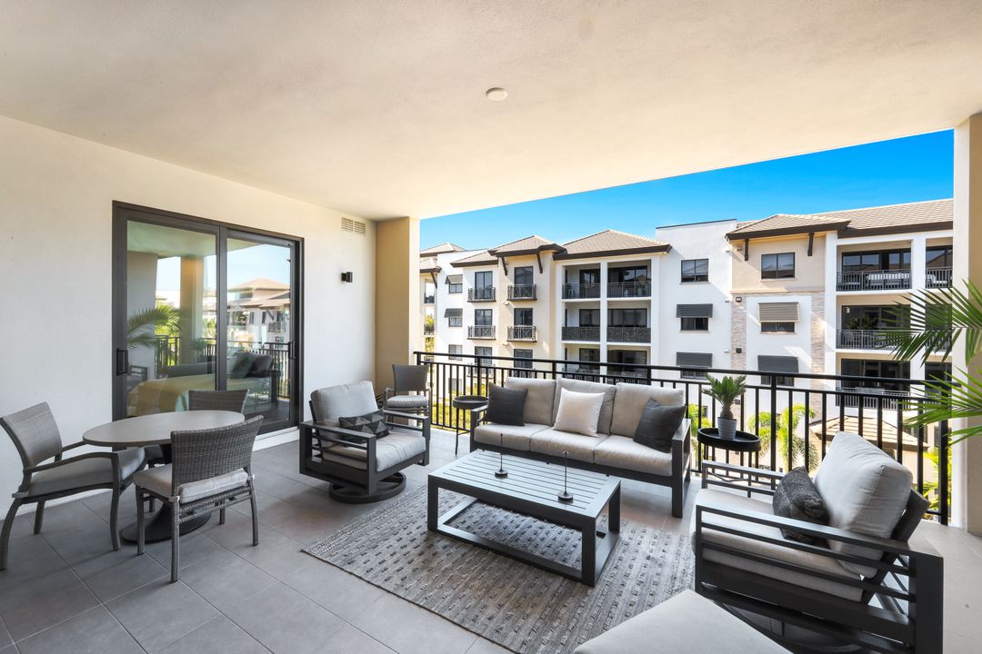 1130 3rd Ave S #405, Naples, FL 34102