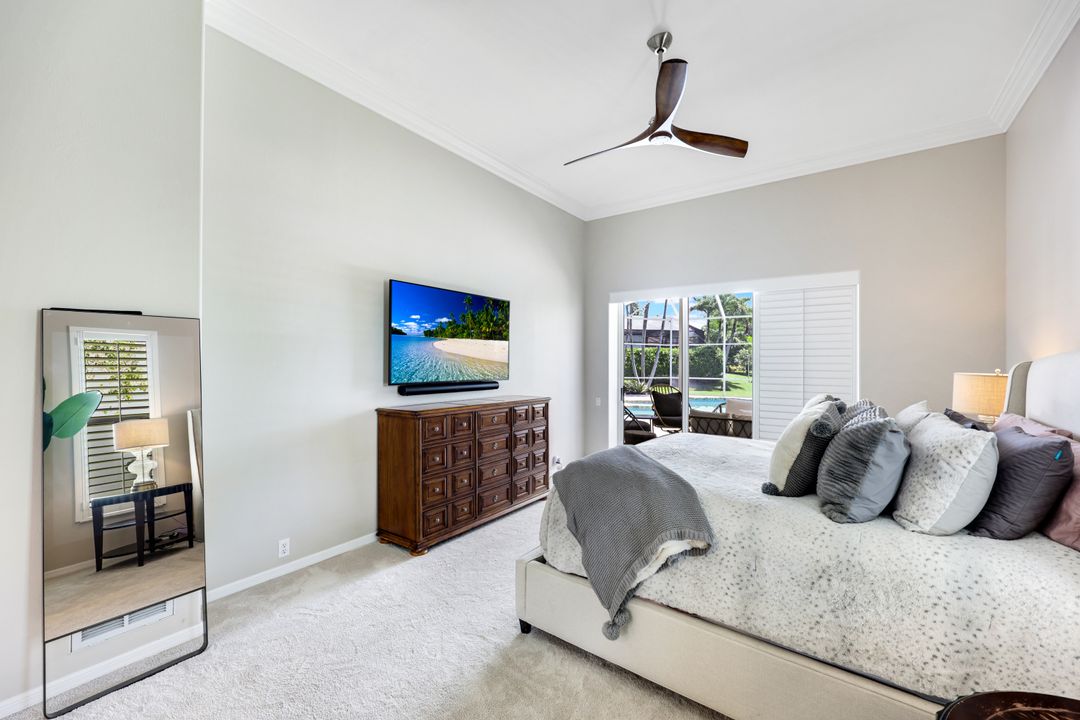 7998 Beaumont Ct, Naples, FL 34109