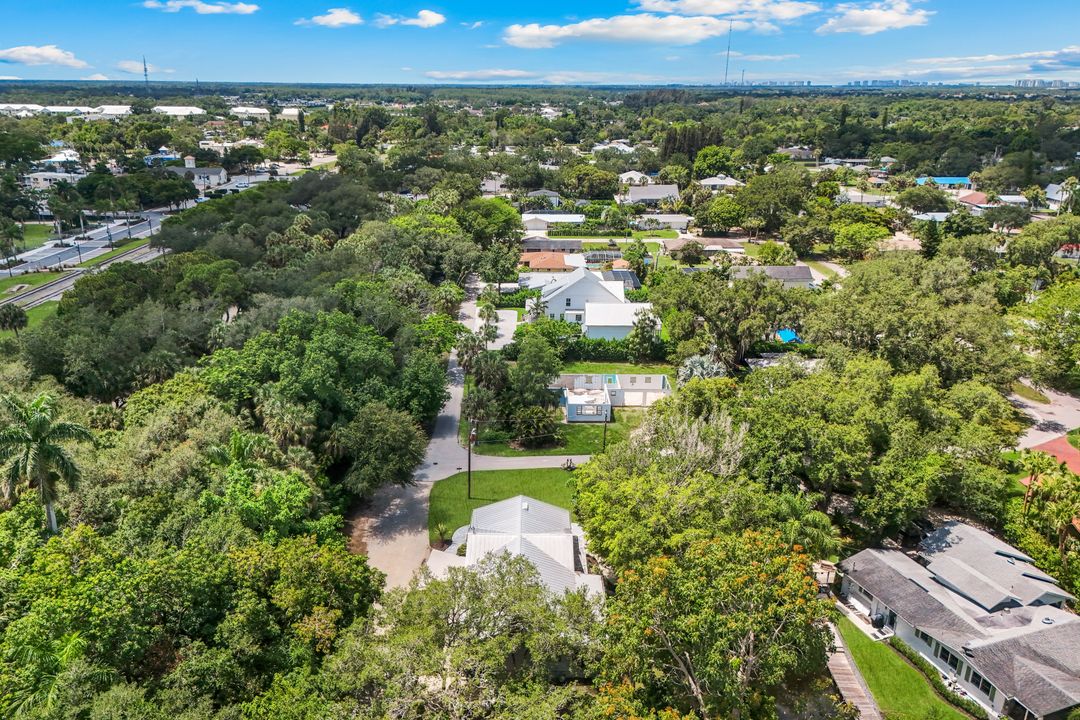 27292 East Dr, Bonita Springs, FL 34135