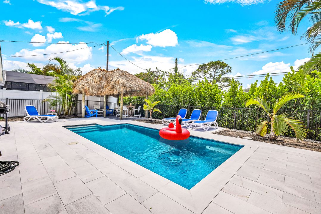 590 92nd Ave N, Naples, FL 34108