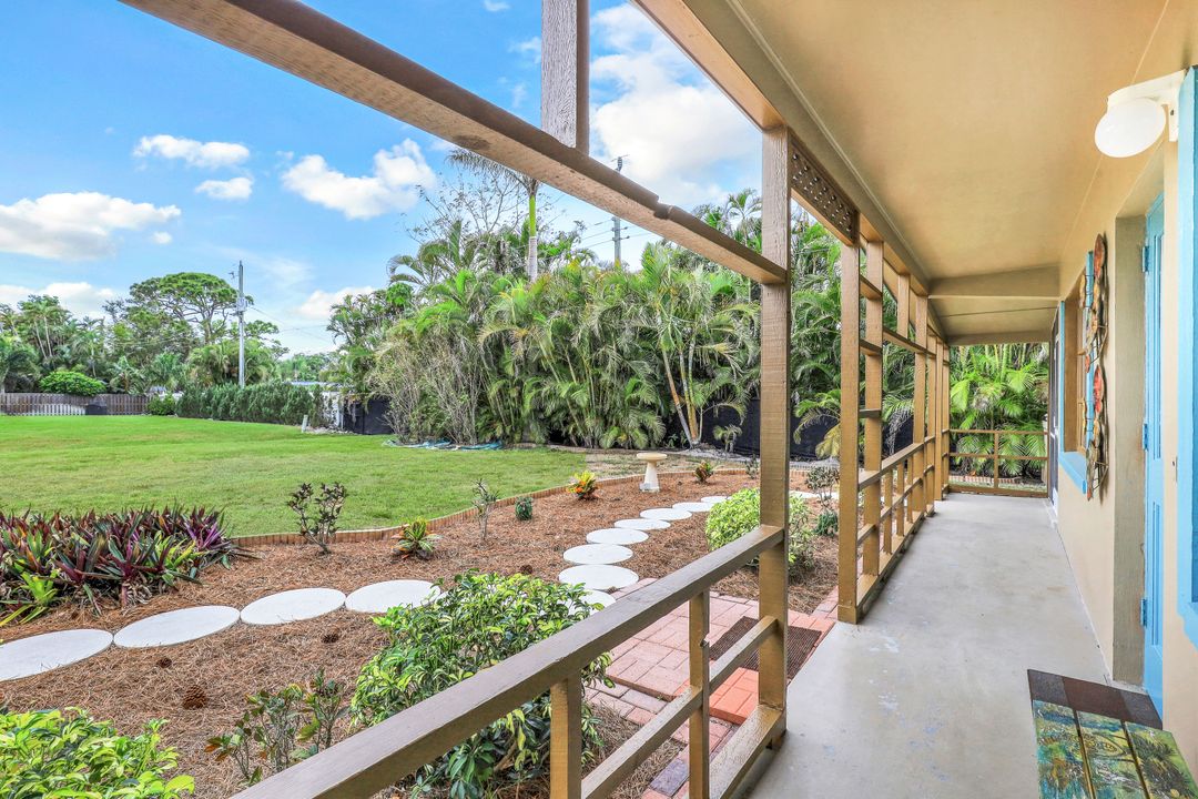 3758 12th St N, Naples, FL 34103