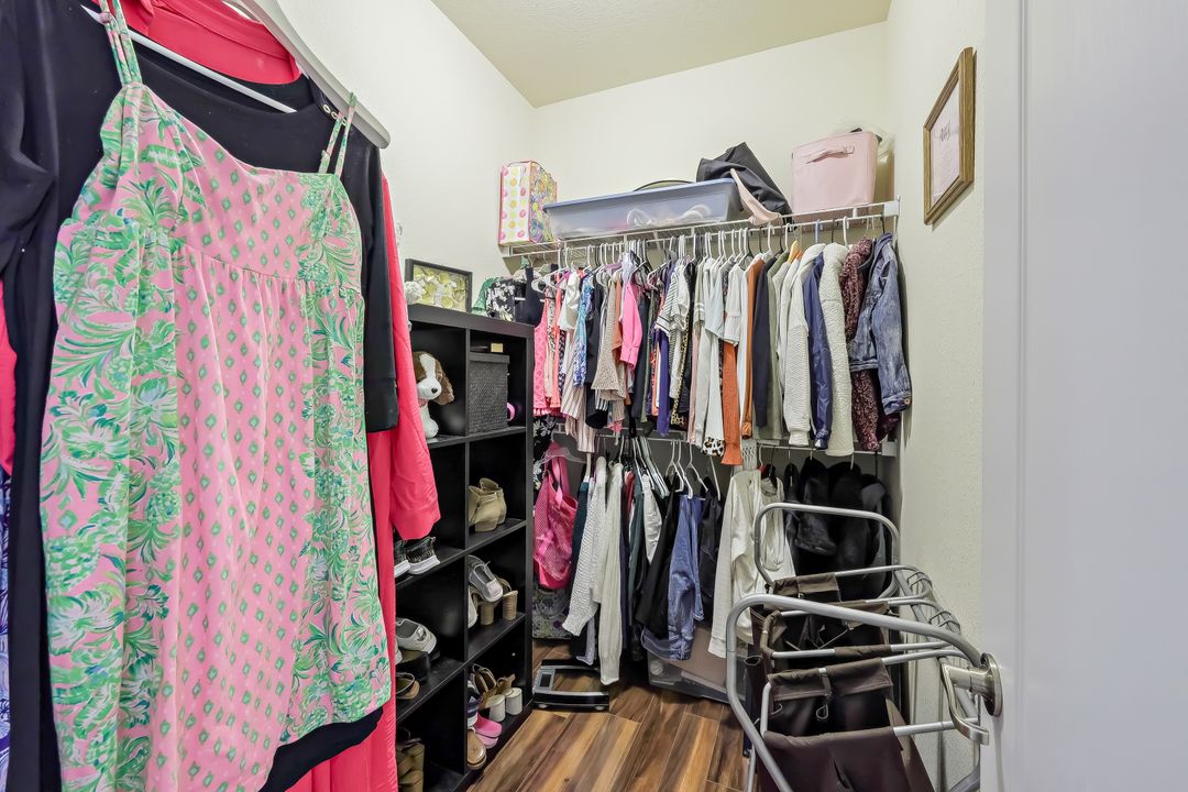 9376 River Otter Dr, Fort Myers, FL 33912