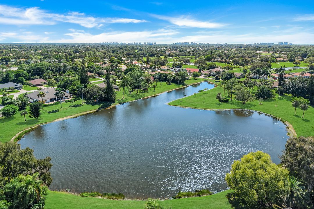 1924 Empress Ct, Naples, FL 34110