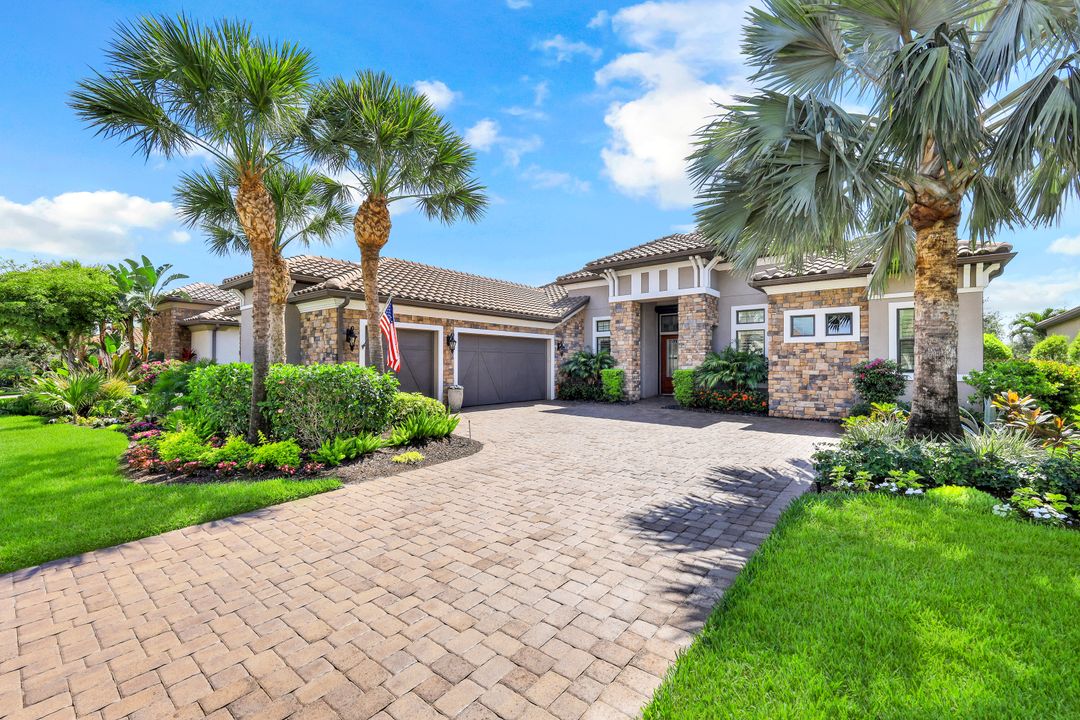 8668 Amour Ct, Naples, FL 34119