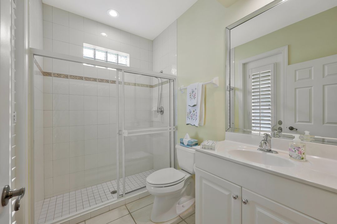 5058 Kensington High St, Naples, FL 34105