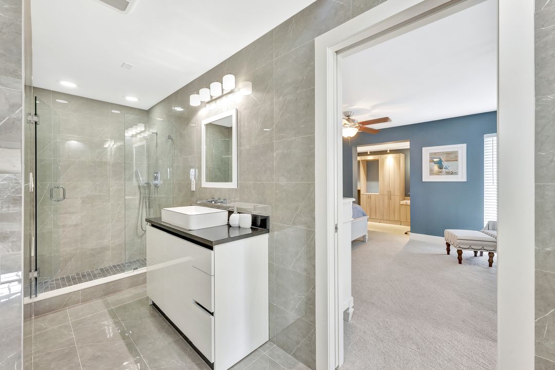 7060 Hendry Creek Dr, Fort Myers, FL 33908