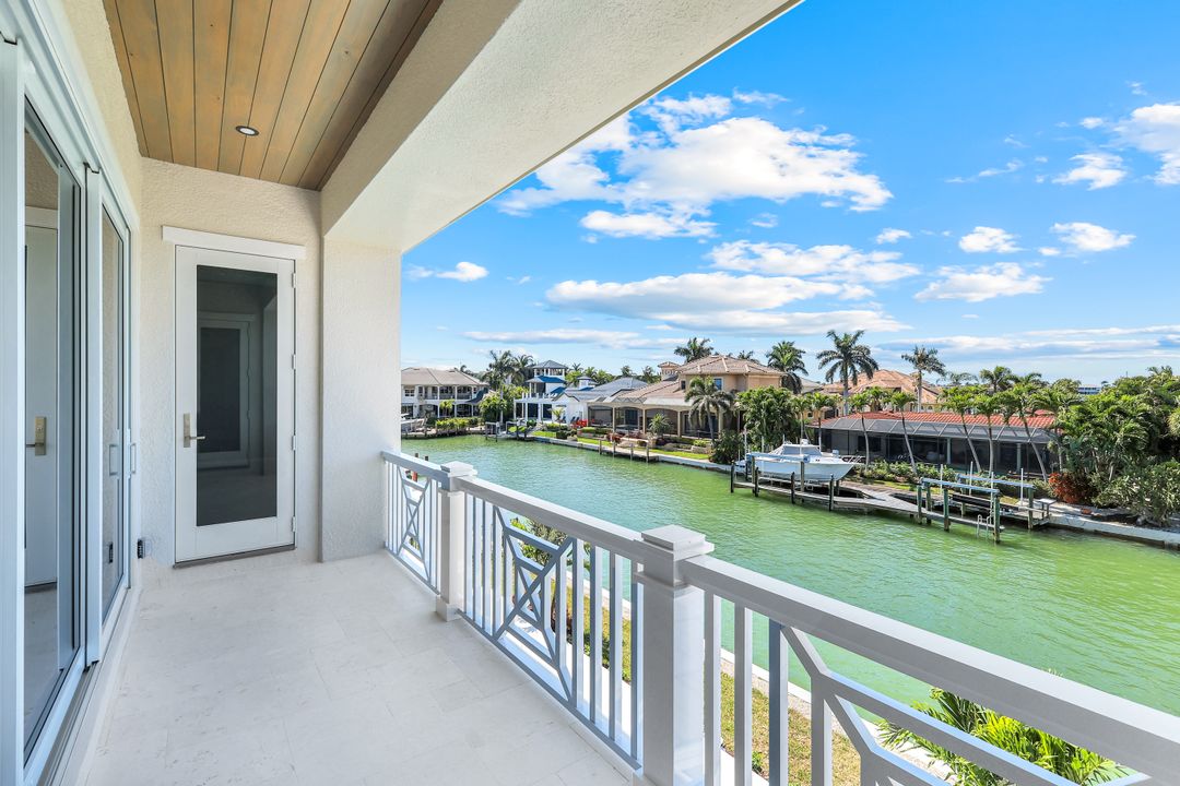 954 Sundrop Ct, Marco Island, FL 34145