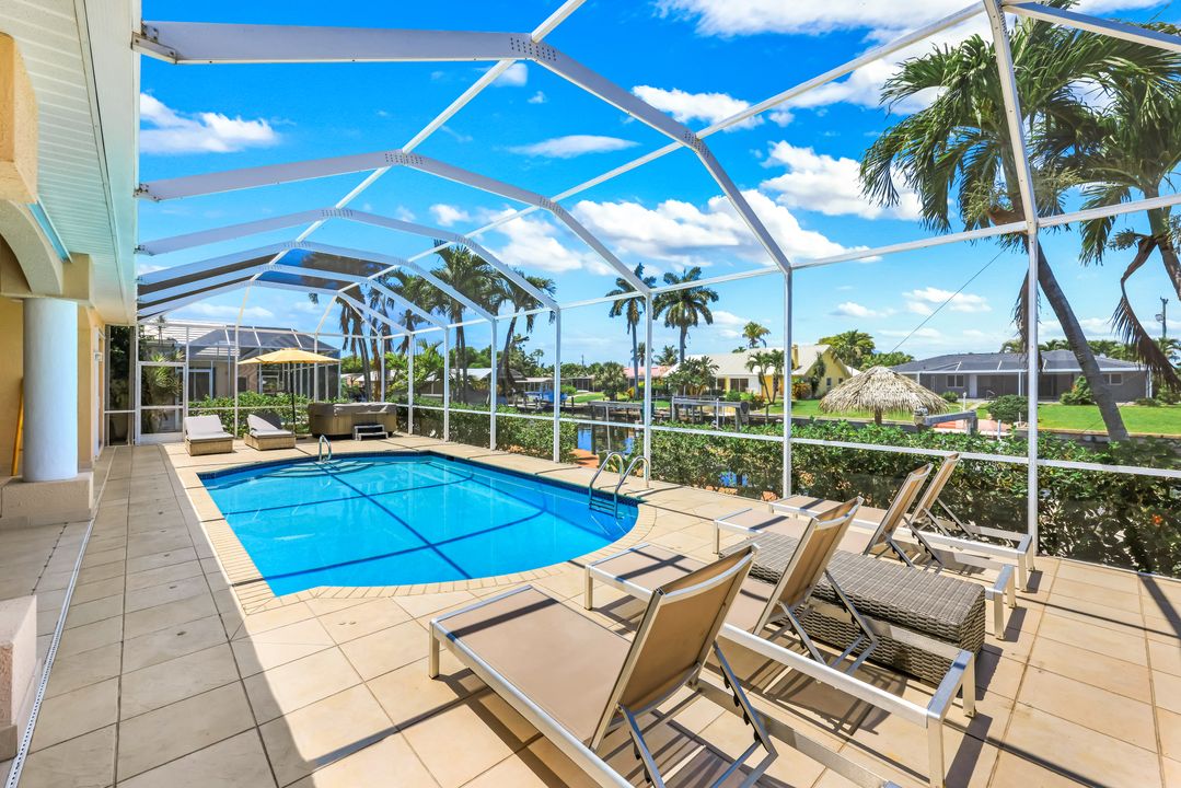 3710 SE 18th Pl, Cape Coral, FL 33904