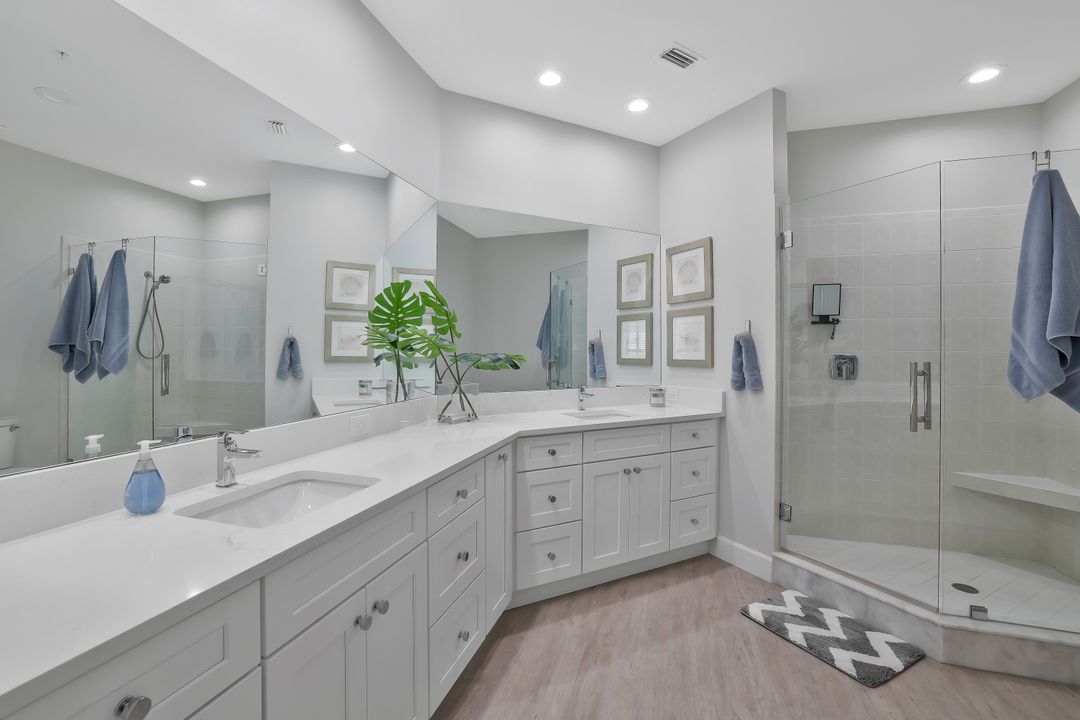 8275 Danbury Blvd #104, Naples, FL 34120