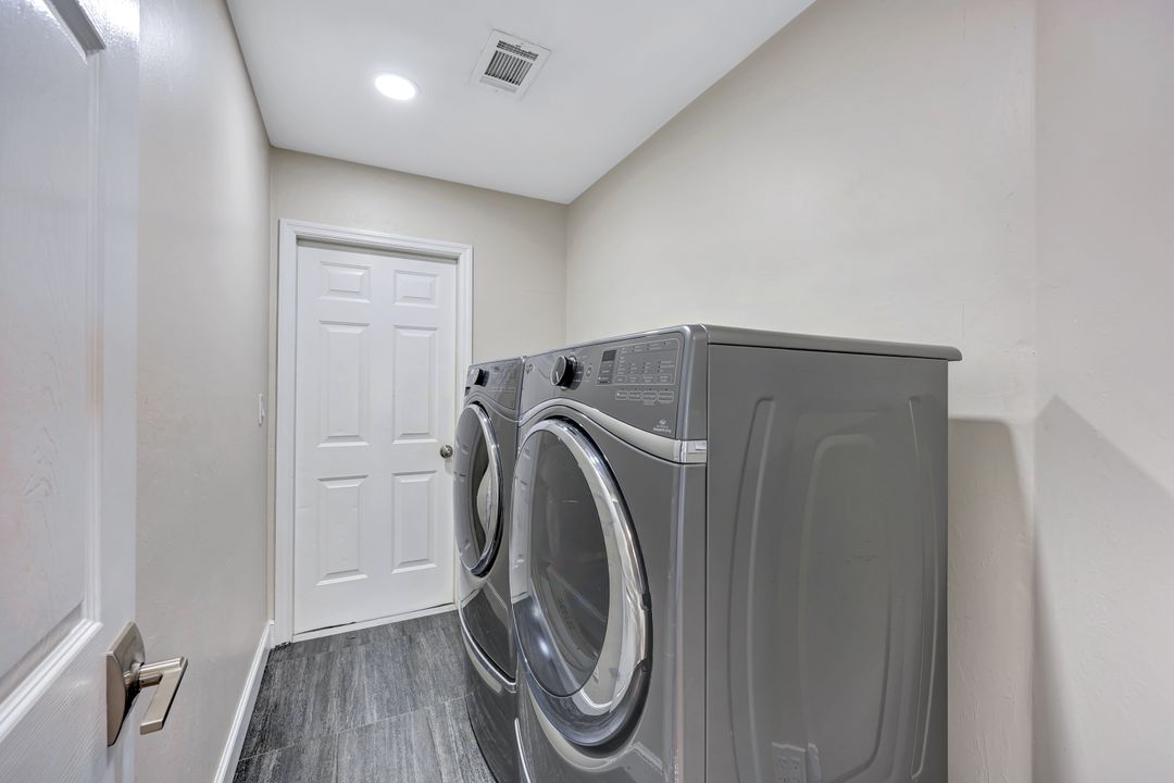 5138 Kristin Ct, Naples, FL 34105