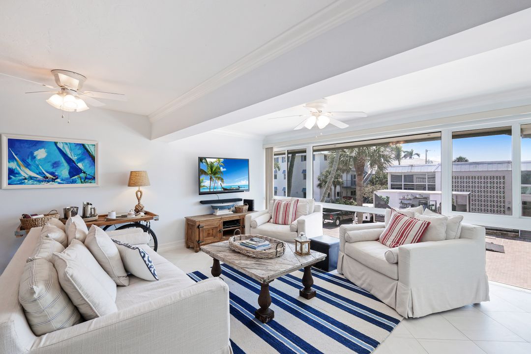 2100 Gulf Shore Blvd N #215, Naples, FL 34102