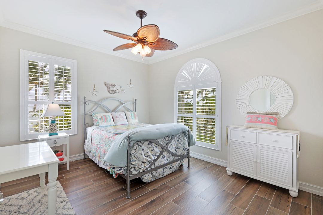 418 Panay Ave, Naples, FL 34113