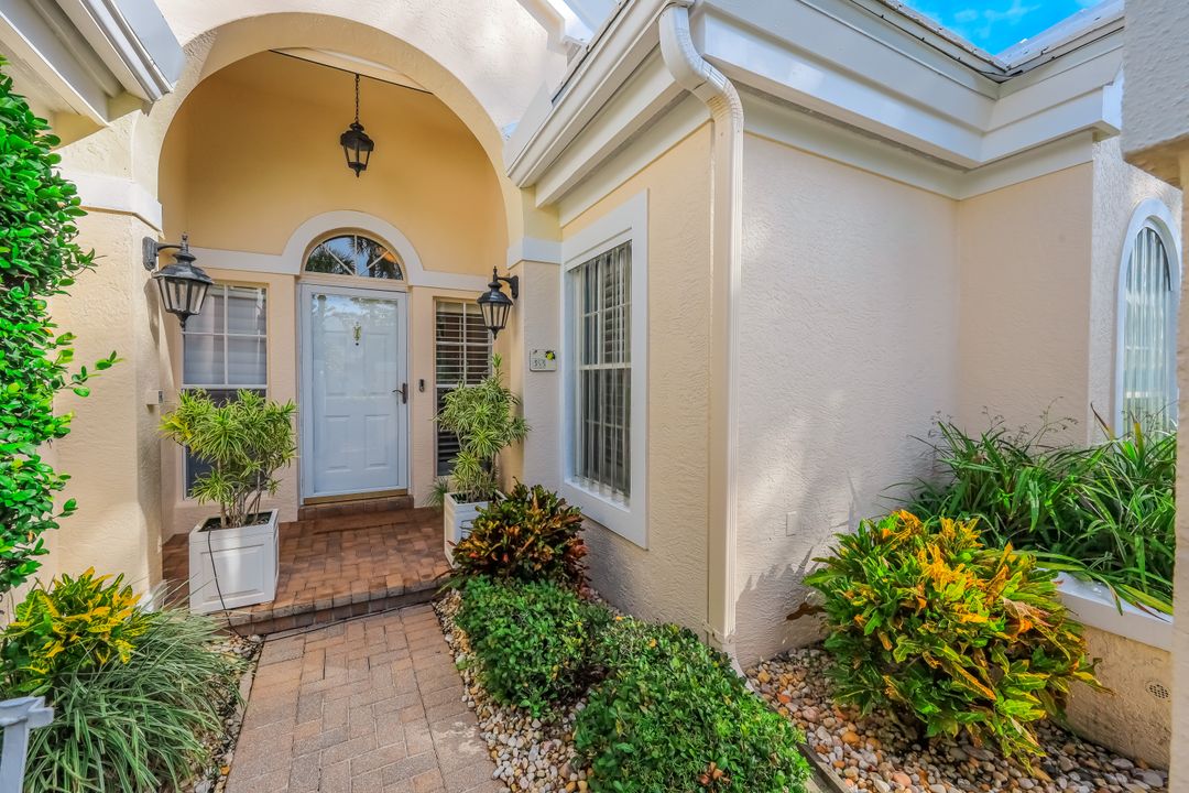 353 Carlton Pl, Naples, FL 34108
