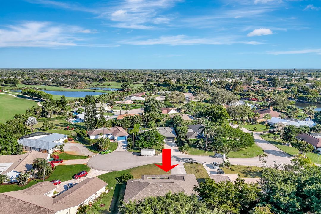 307 Country Club Dr, Naples, FL 34110