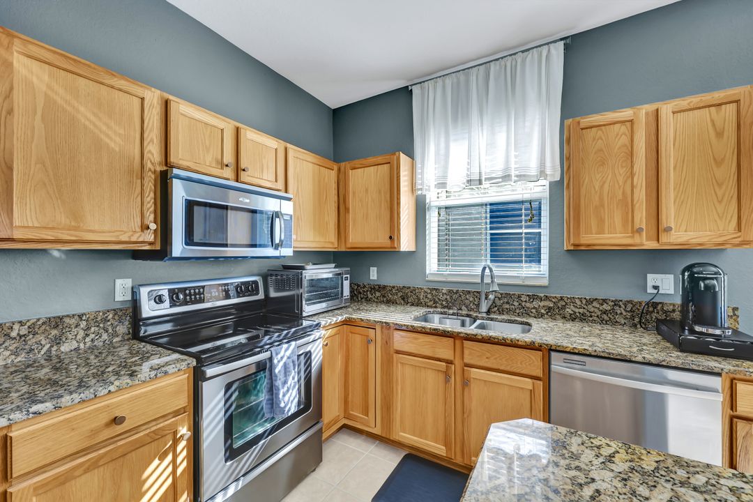 9262 Chestnut Tree Loop, Fort Myers, FL 33967