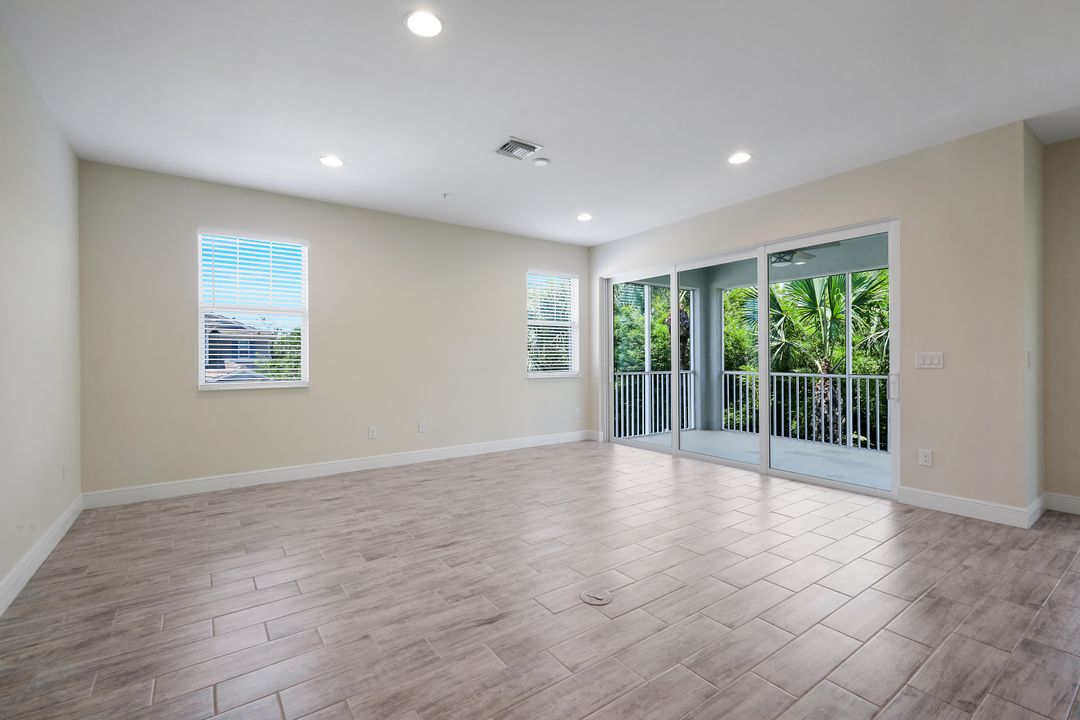 2343 Sheen Ln #405, Naples, FL 34120