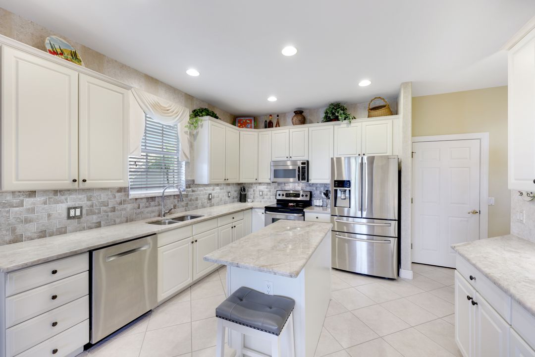 4805 Shinnecock Hills Ct #102, Naples, FL 34112