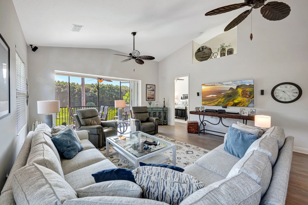 7842 Hawthorne Dr #1703, Naples, FL 34113