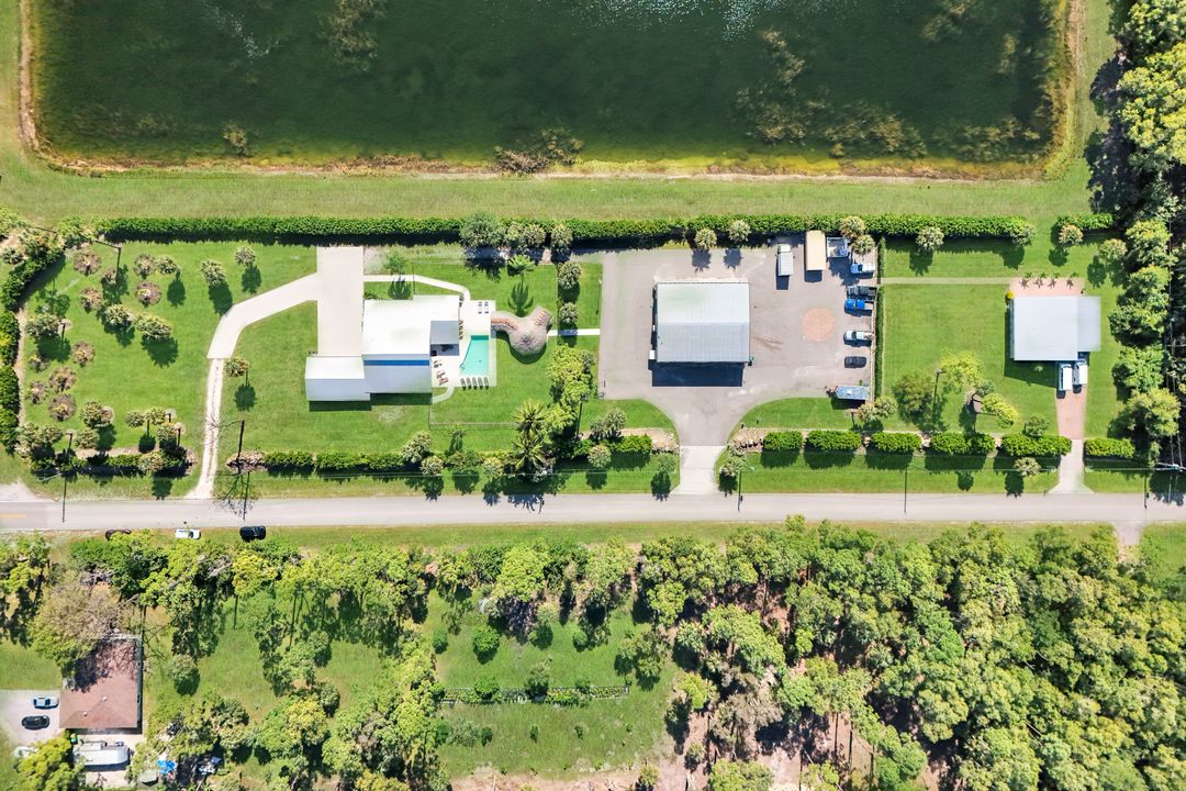 5630 Copper Leaf Ln, Naples, FL 34116