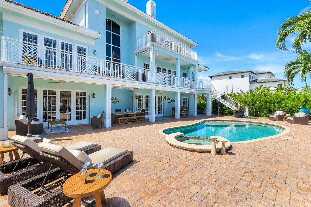 273 Egret Ave, Naples, FL 34108
