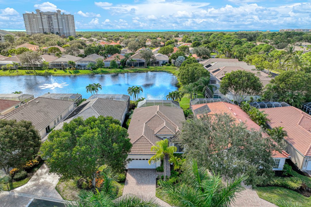 463 Tullamore Ln, Naples, FL 34110