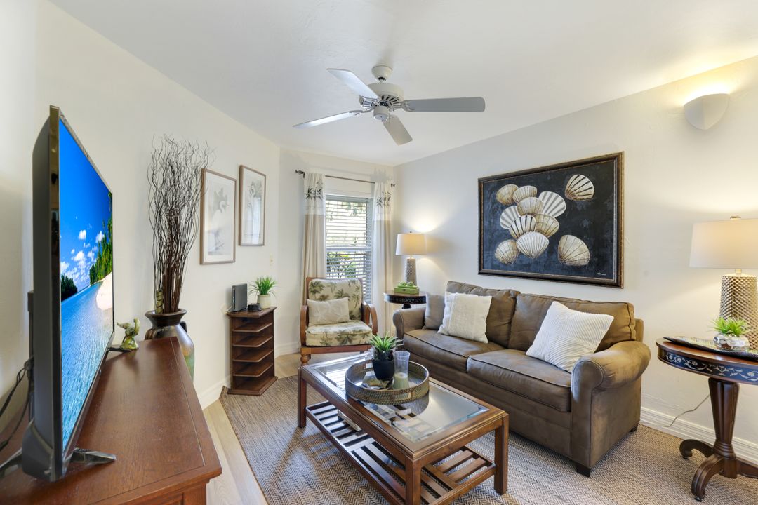21707 Sungate Ct, Estero, FL 33928