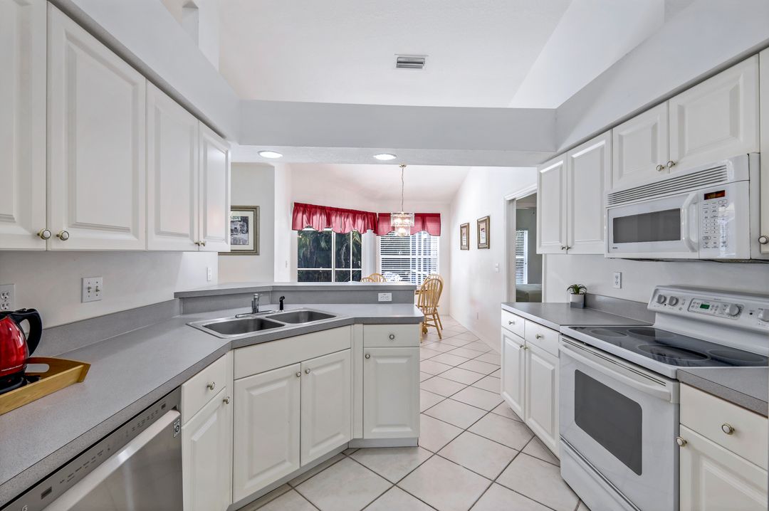 5110 Brixton Ct, Naples, FL 34104