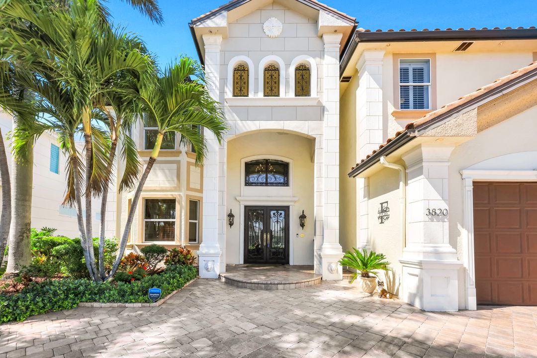 3820 Surfside Blvd, Cape Coral, FL 33914