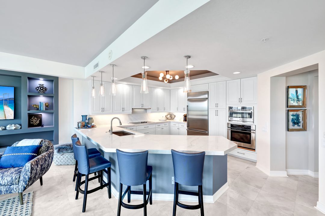 295 Grande Way #1403, Naples, FL 34110