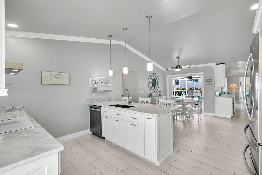 809 SW 2nd Ave, Cape Coral, FL 33991