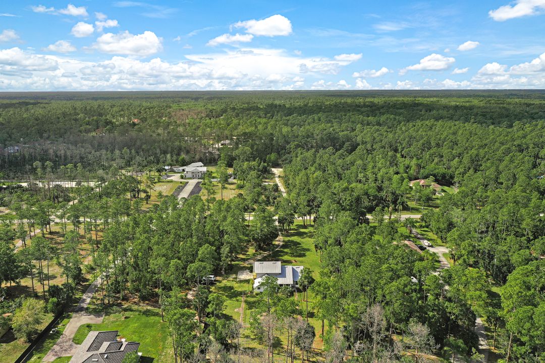 161 20th Ave NW, Naples, FL 34120