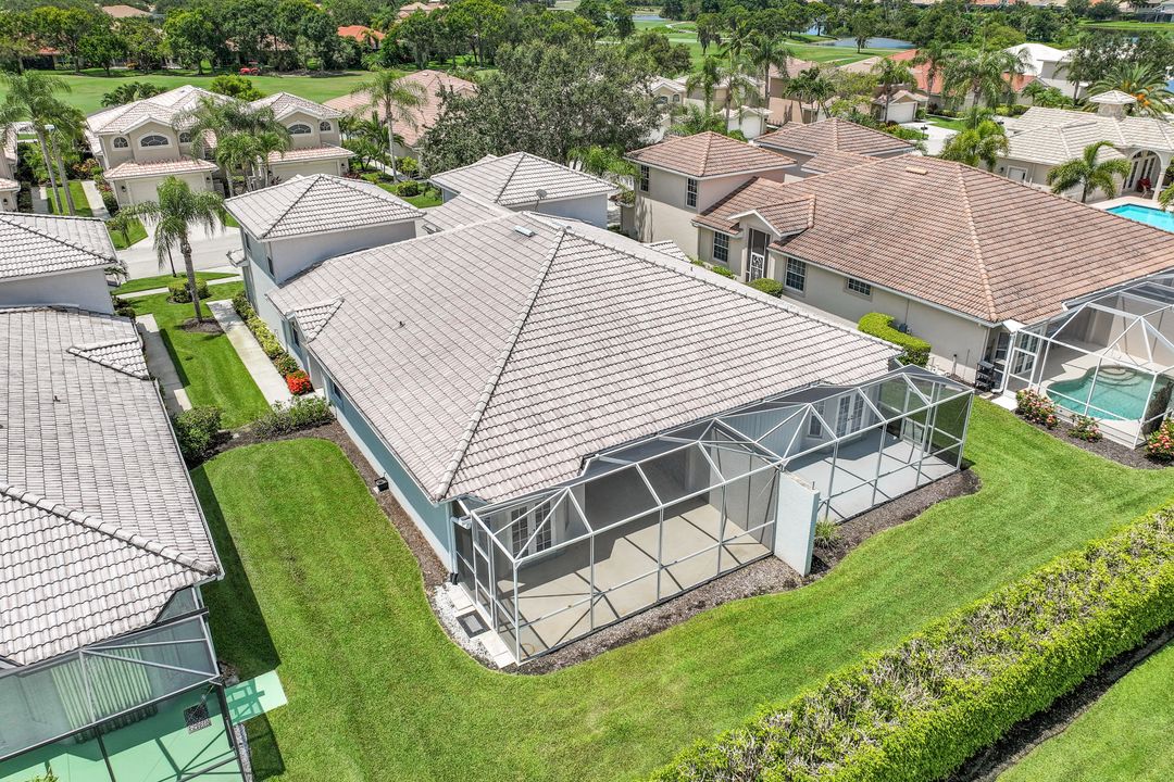 6596 Castlelawn Pl, Naples, FL 34113