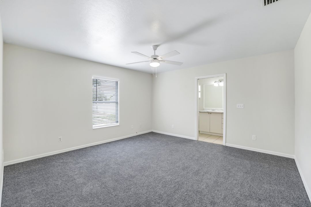 1717 43rd St SW, Naples, FL 34116