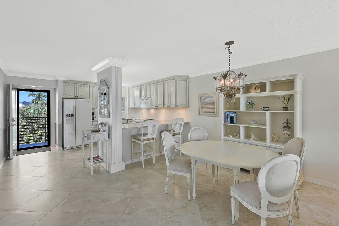 226 3rd St #206, Bonita Springs, FL 34134