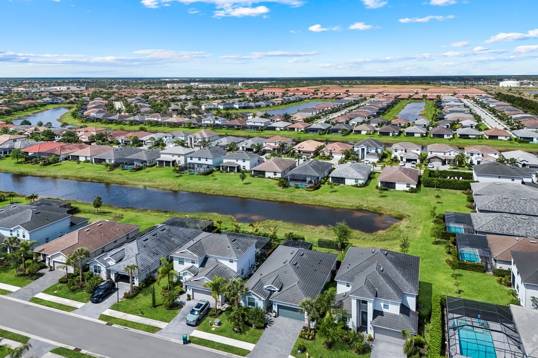 2193 Clementine St, Naples, FL 34120