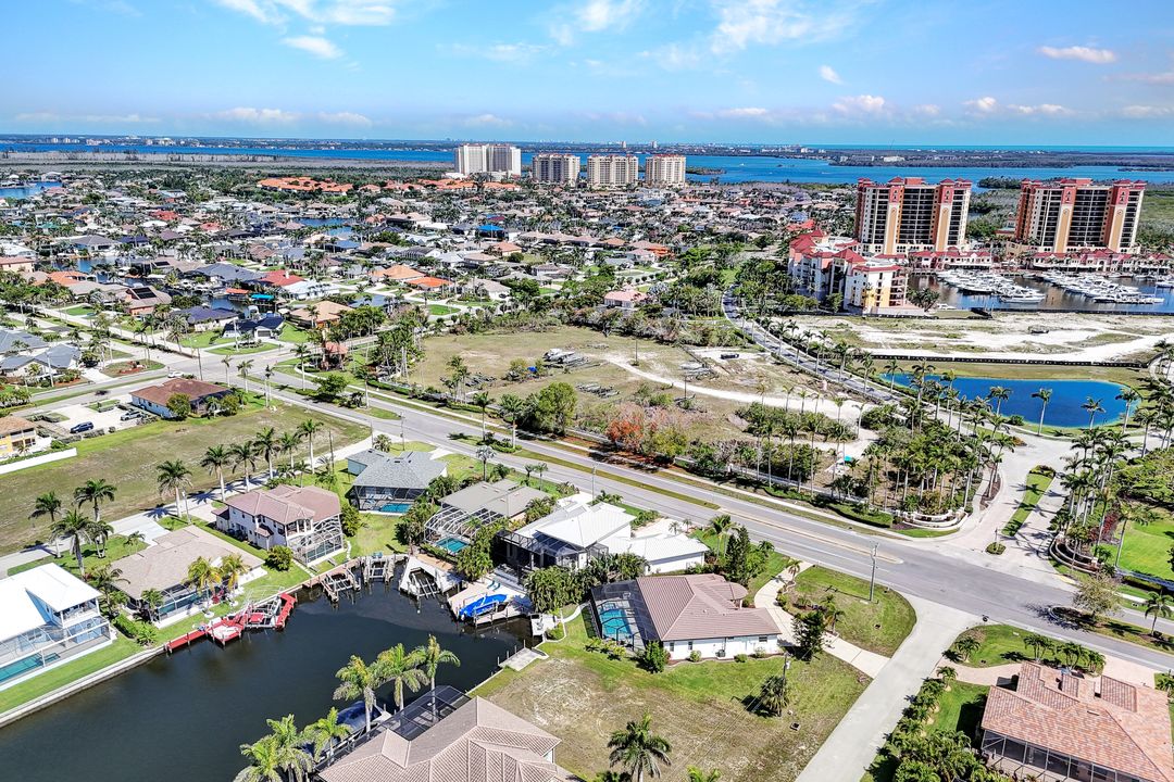 1625 El Dorado Pkwy W, Cape Coral, FL 33914
