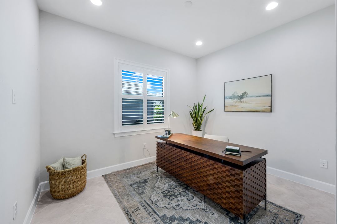 8850 Calypso Ct, Naples, FL 34112