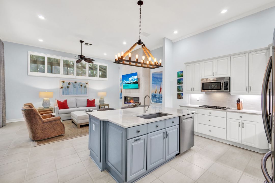 3441 Lakemont Dr, Bonita Springs, FL 34134