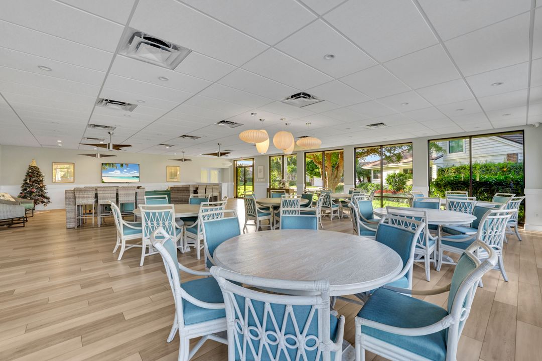 555 Park Shore Dr #503, Naples, FL 34103