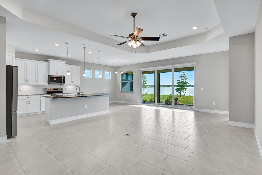 447 Spg Hl Lk Lp, Cape Coral, FL 33993