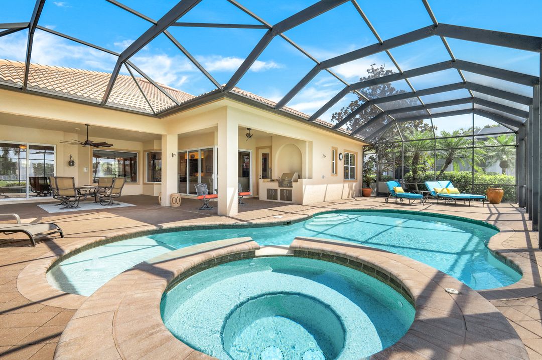 5742 Hammock Isles Dr, Naples, FL 34119