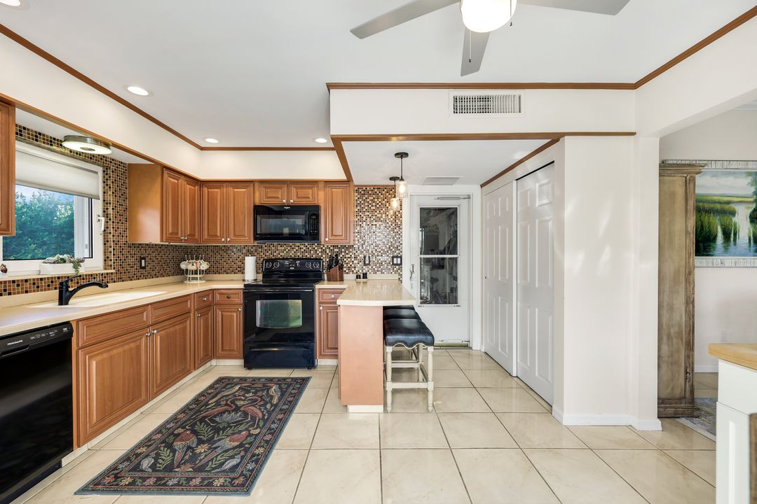 785 Willow Ct, Marco Island, FL 34145