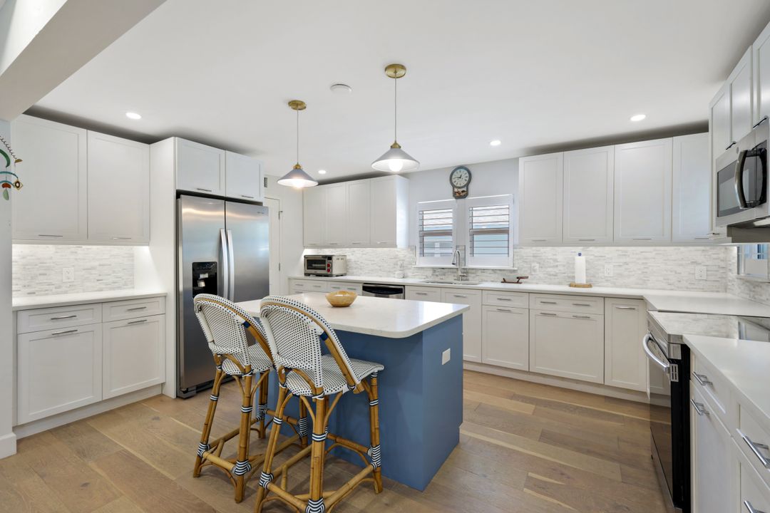 1063 Frank Whiteman Blvd, Naples, FL 34103