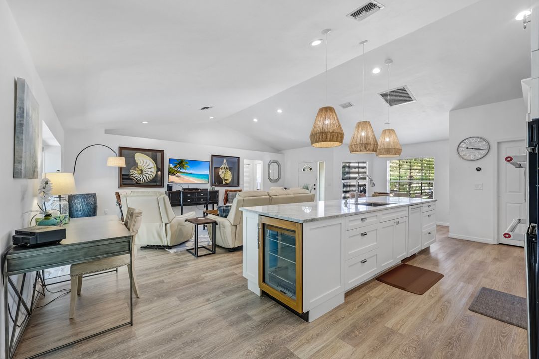 911 Ironwood Ct, Marco Island, FL 34145