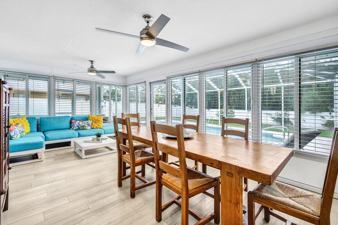 576 93rd Ave N, Naples, FL 34108