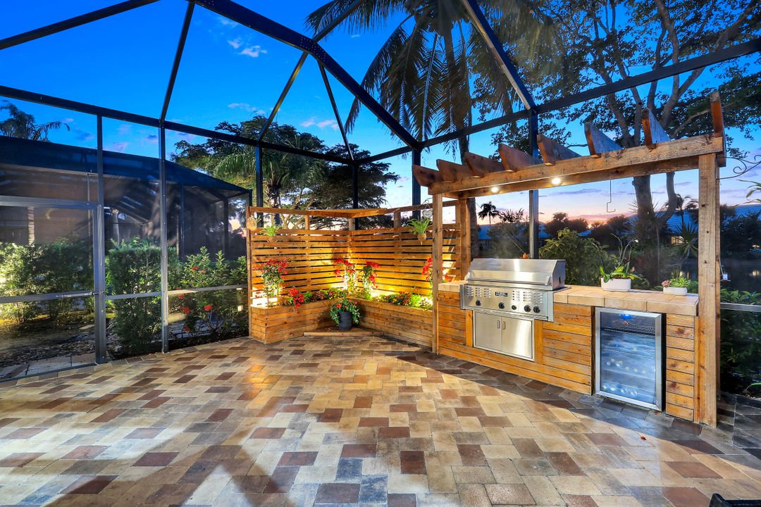 7633 Mulberry Ln, Naples, FL 34114