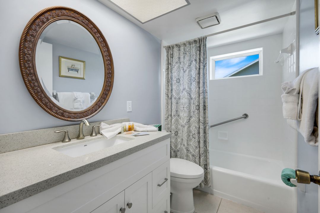 673 E Rocks Dr, Sanibel, FL 33957